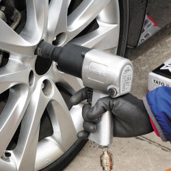 Yato  Air impact wrench 550 N-m 1/2"Sq. Drive